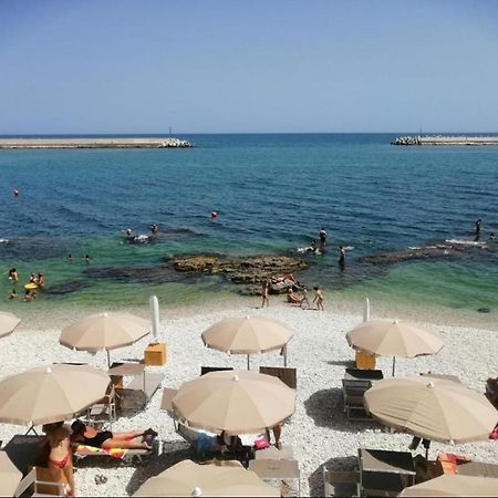Tre Metri Sopra Il Mare Villa Bisceglie Bagian luar foto