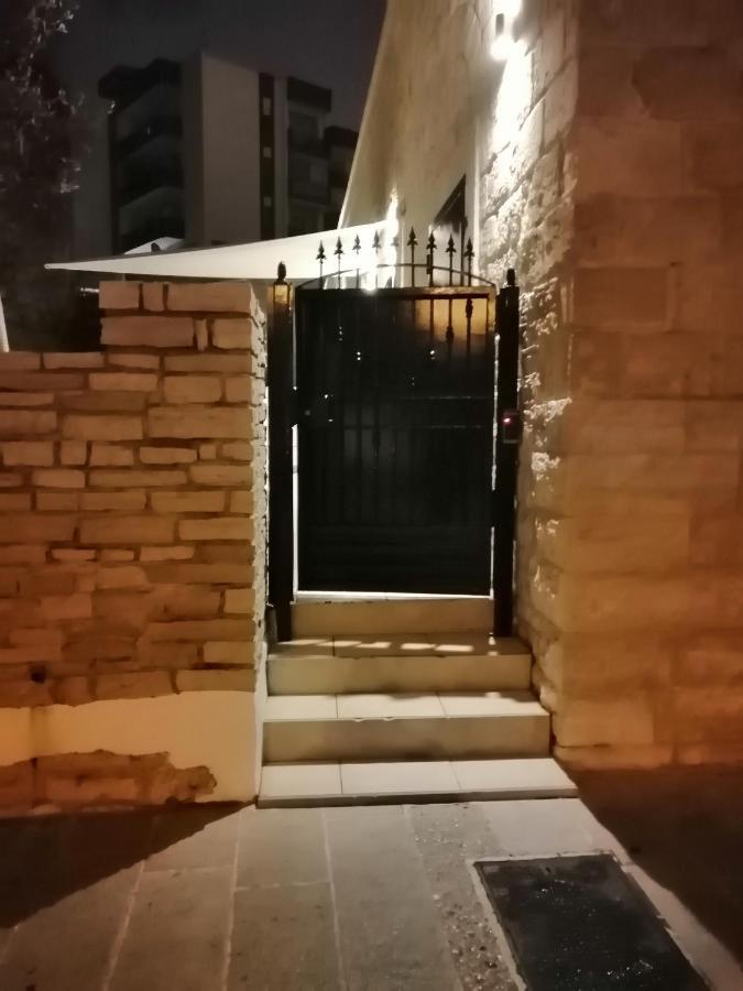 Tre Metri Sopra Il Mare Villa Bisceglie Bagian luar foto
