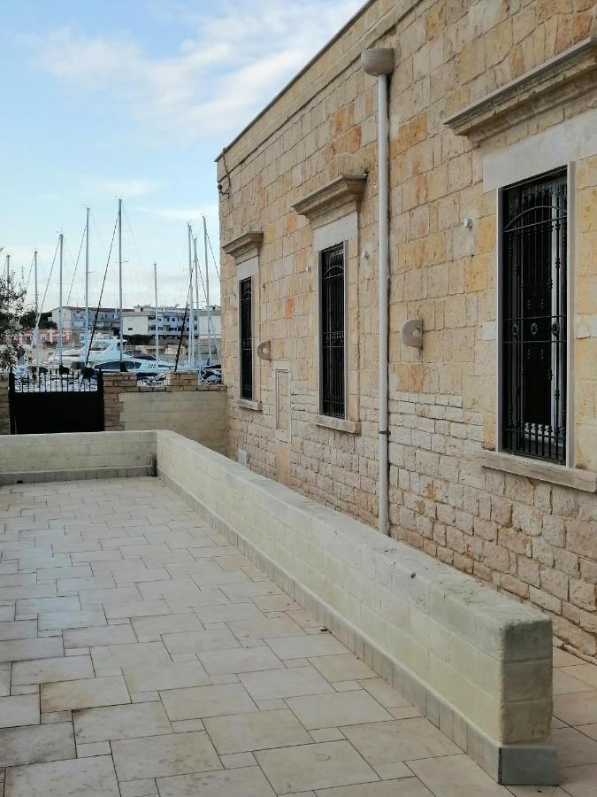 Tre Metri Sopra Il Mare Villa Bisceglie Bagian luar foto