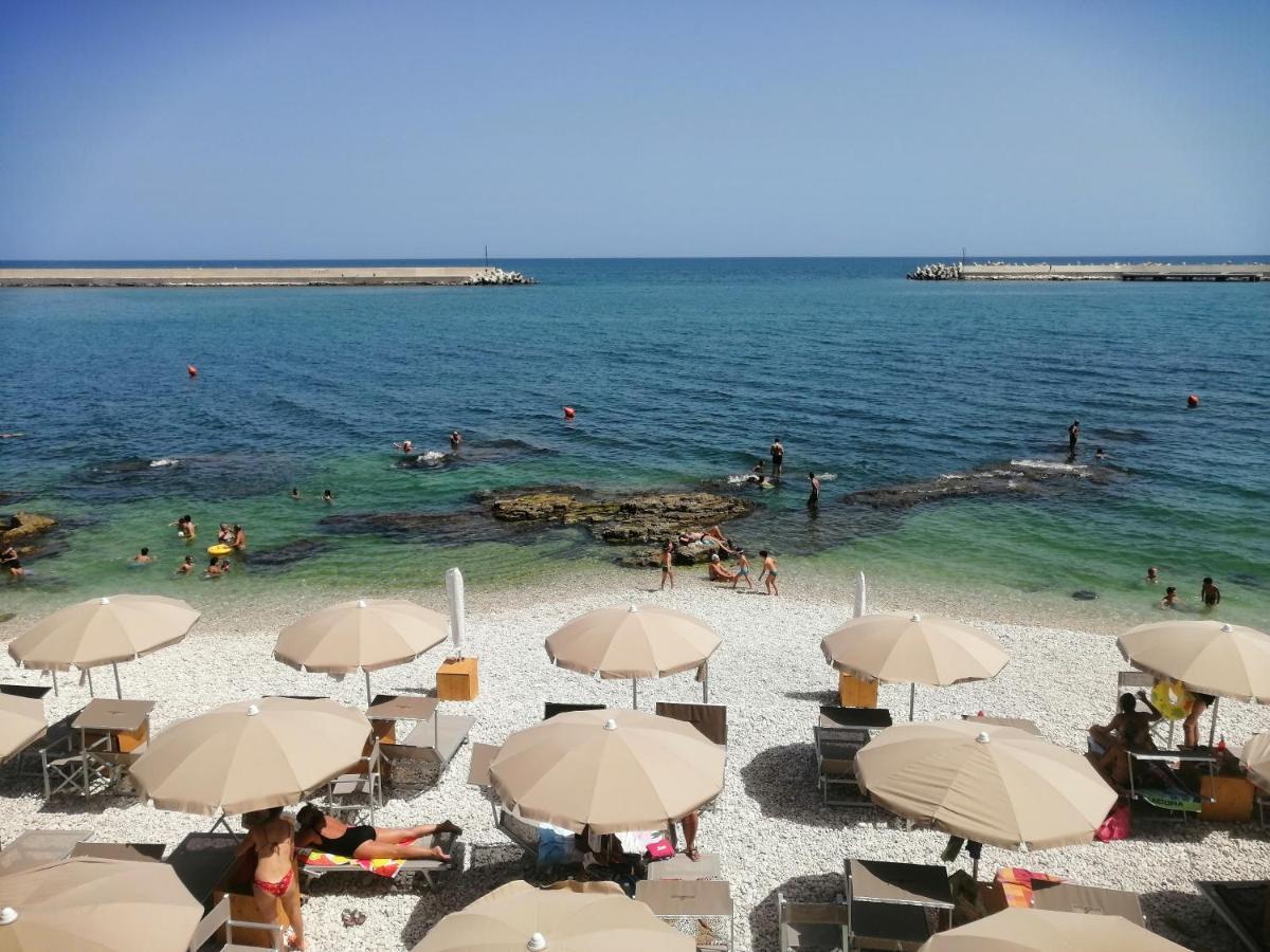 Tre Metri Sopra Il Mare Villa Bisceglie Bagian luar foto