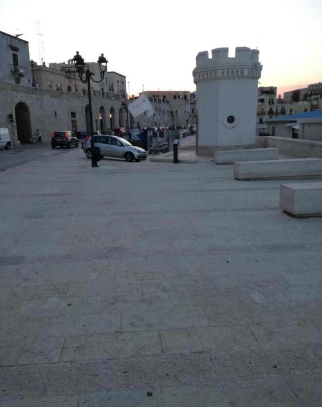 Tre Metri Sopra Il Mare Villa Bisceglie Bagian luar foto