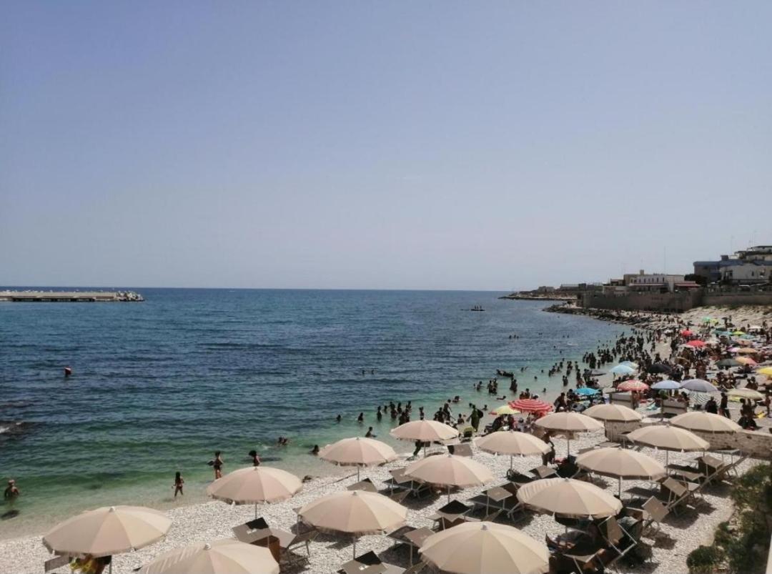 Tre Metri Sopra Il Mare Villa Bisceglie Bagian luar foto