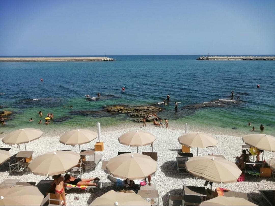 Tre Metri Sopra Il Mare Villa Bisceglie Bagian luar foto