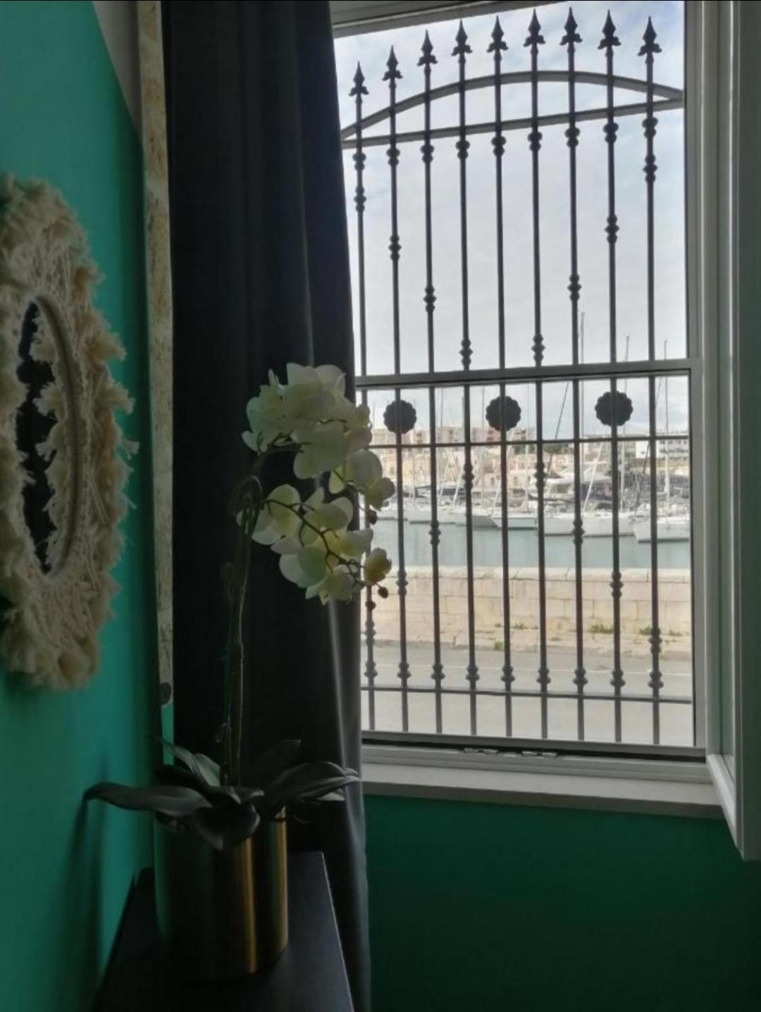 Tre Metri Sopra Il Mare Villa Bisceglie Bagian luar foto