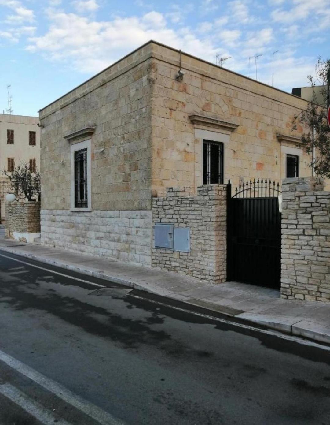 Tre Metri Sopra Il Mare Villa Bisceglie Bagian luar foto